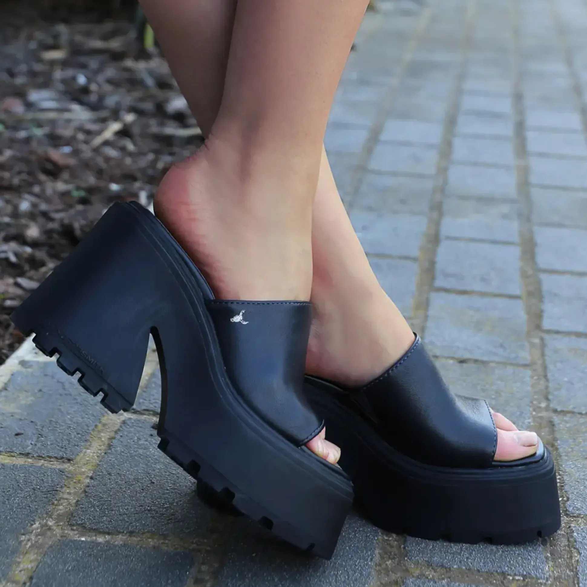 Fantasize Black Leather Heel