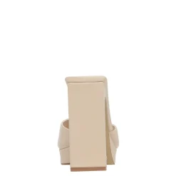 Girlfriend Biscuit Leather